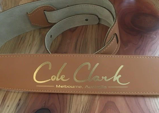 COLE CLARK LEATHER STRAP -TAN GOLD LOGO